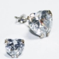 Е05100-Н пусета в ухо с камнем